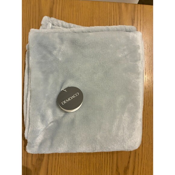 NWT Demdaco Soft Blue 30" x 40" Baby Blanket - Picture 1 of 6